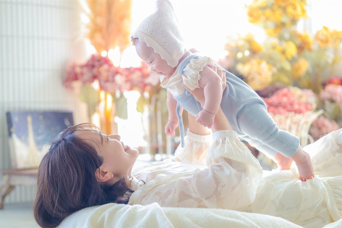 お母さまと赤ちゃんの2ショット写真